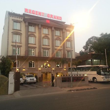 Hotel Regent Grand Ню Делхи Екстериор снимка