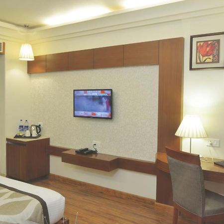 Hotel Regent Grand Ню Делхи Екстериор снимка