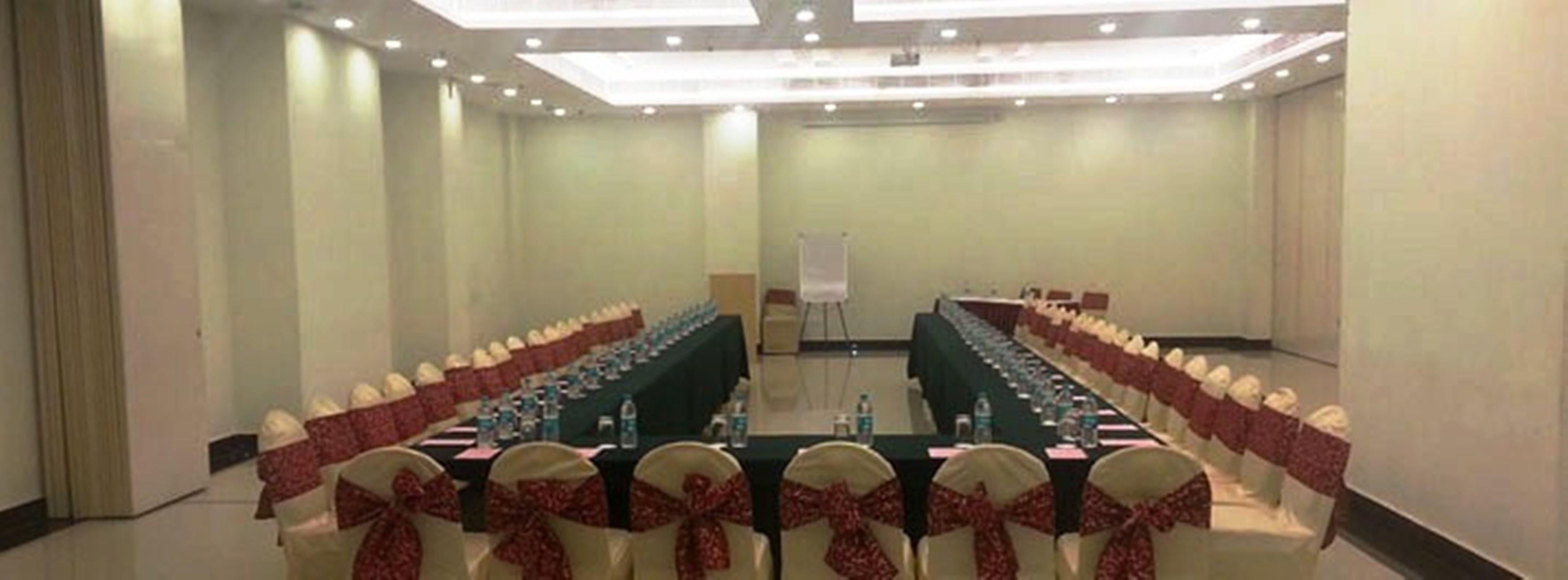 Hotel Regent Grand Ню Делхи Екстериор снимка