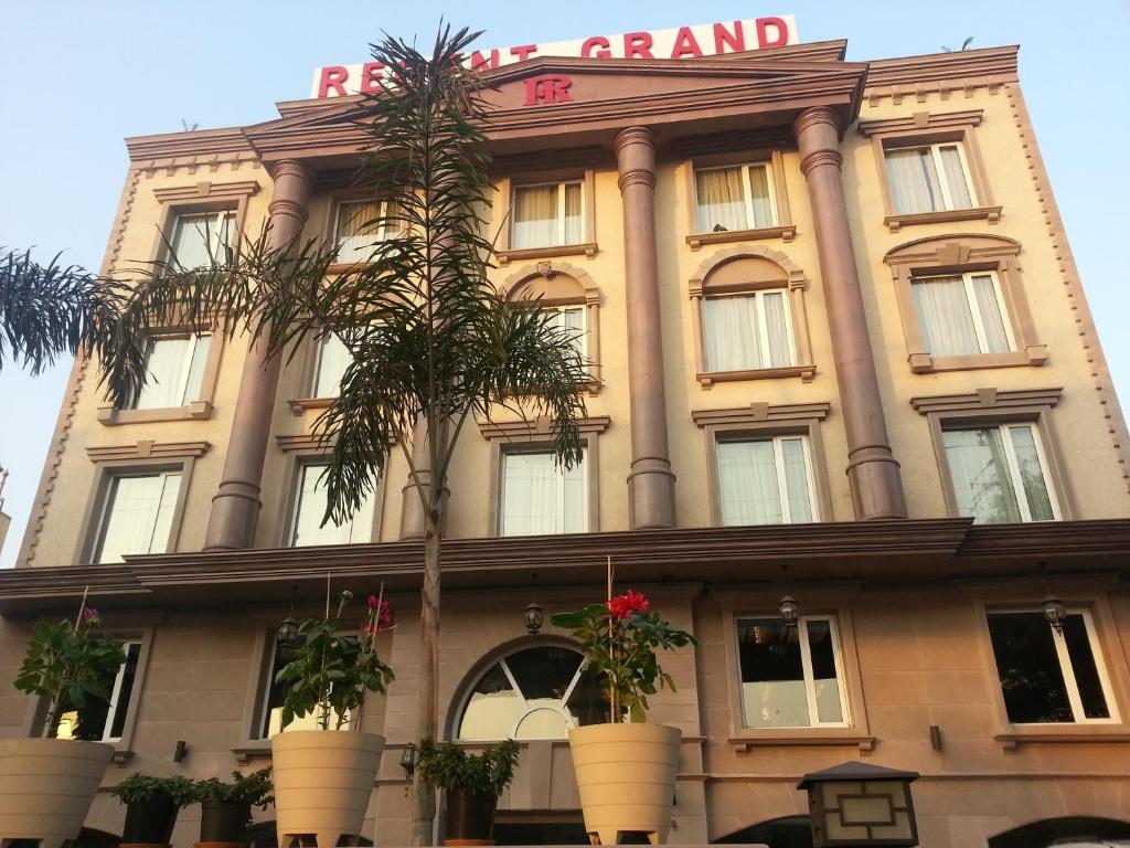 Hotel Regent Grand Ню Делхи Екстериор снимка