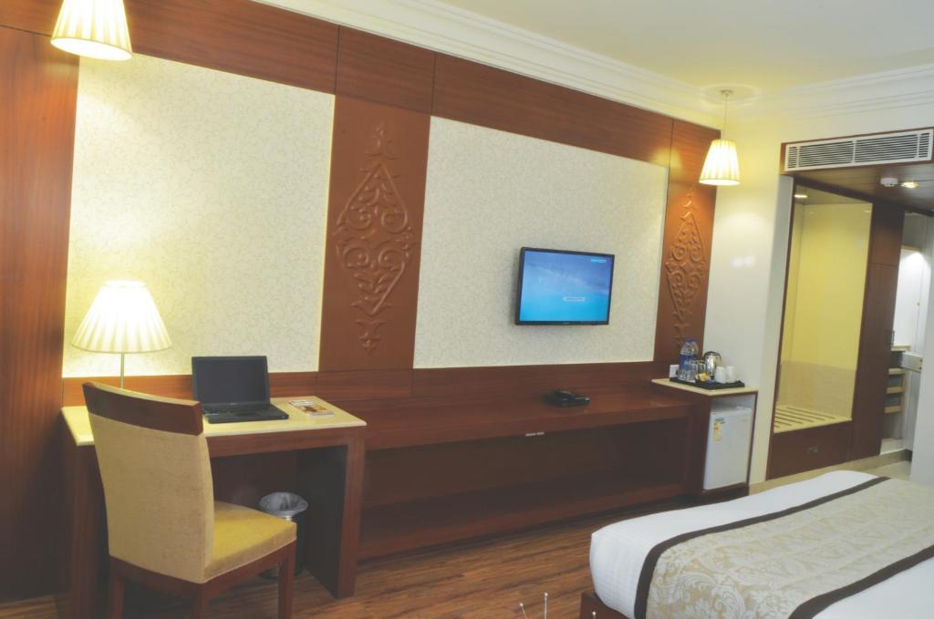 Hotel Regent Grand Ню Делхи Екстериор снимка