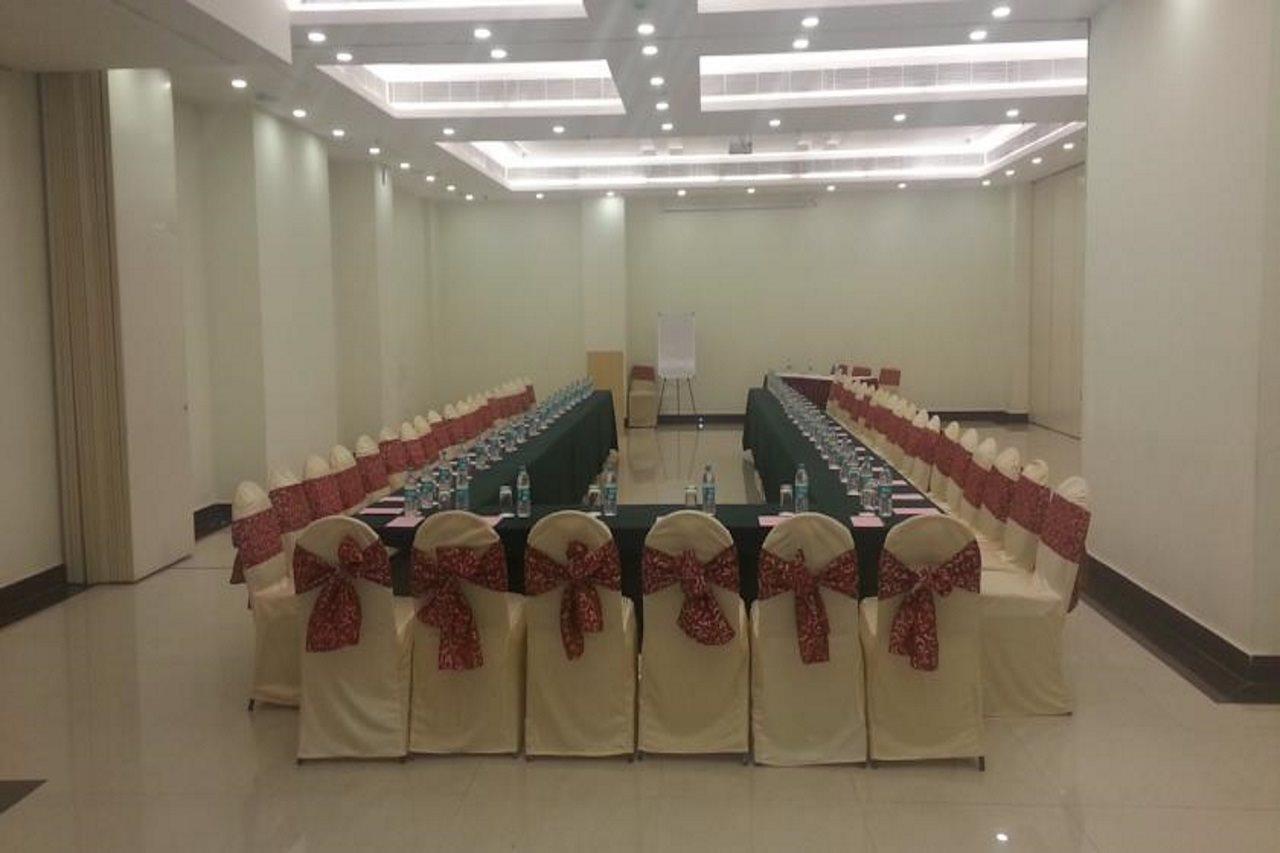 Hotel Regent Grand Ню Делхи Екстериор снимка