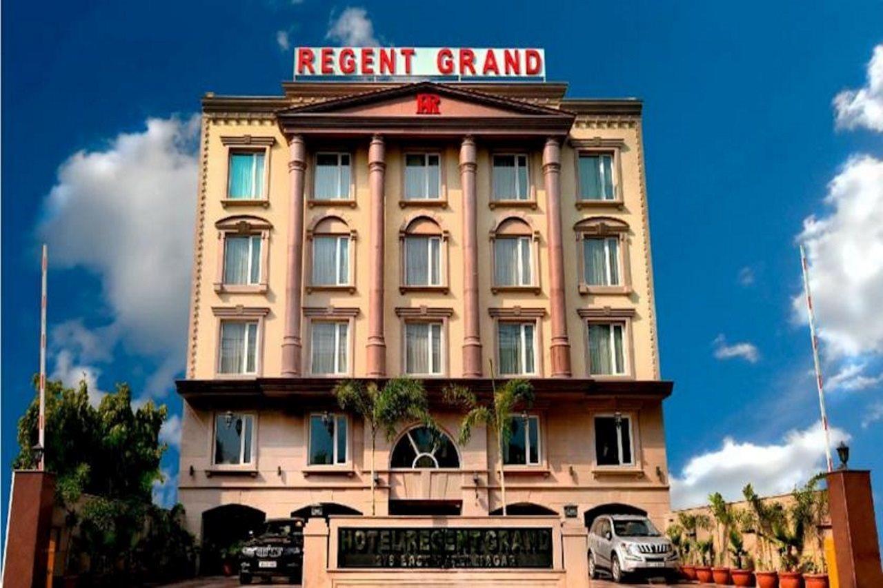 Hotel Regent Grand Ню Делхи Екстериор снимка