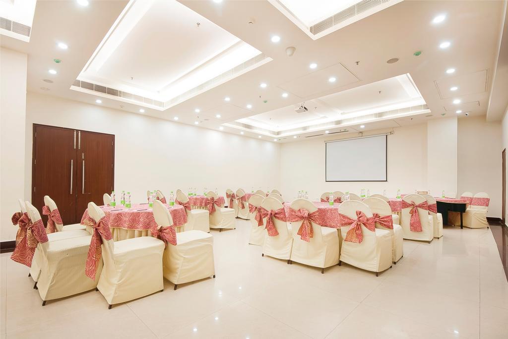 Hotel Regent Grand Ню Делхи Екстериор снимка