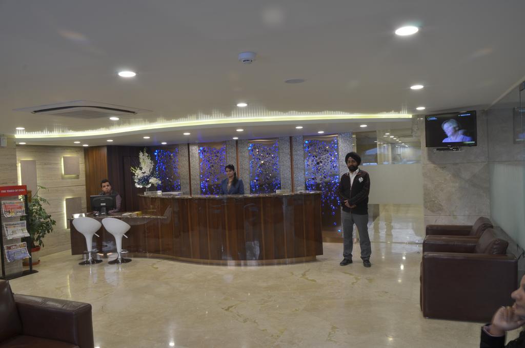 Hotel Regent Grand Ню Делхи Екстериор снимка