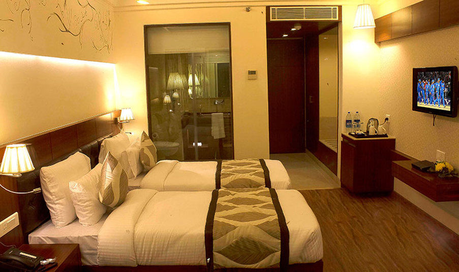 Hotel Regent Grand Ню Делхи Екстериор снимка