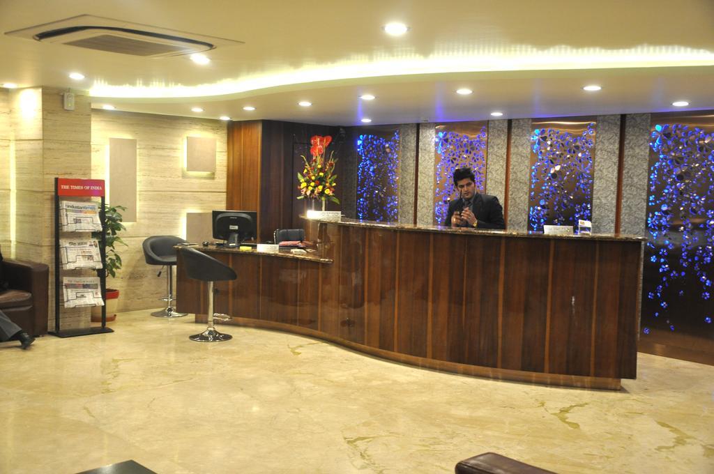 Hotel Regent Grand Ню Делхи Екстериор снимка